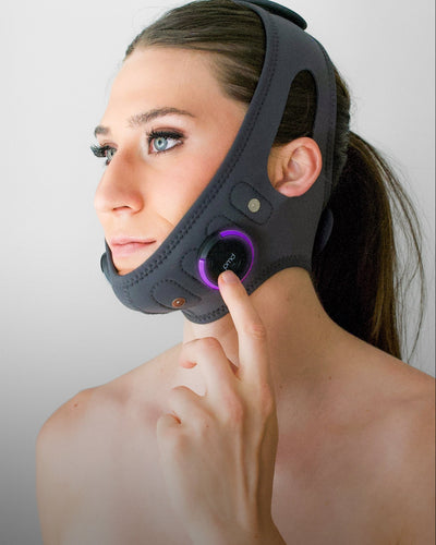 Woman using PMD Smas headband for mobile background