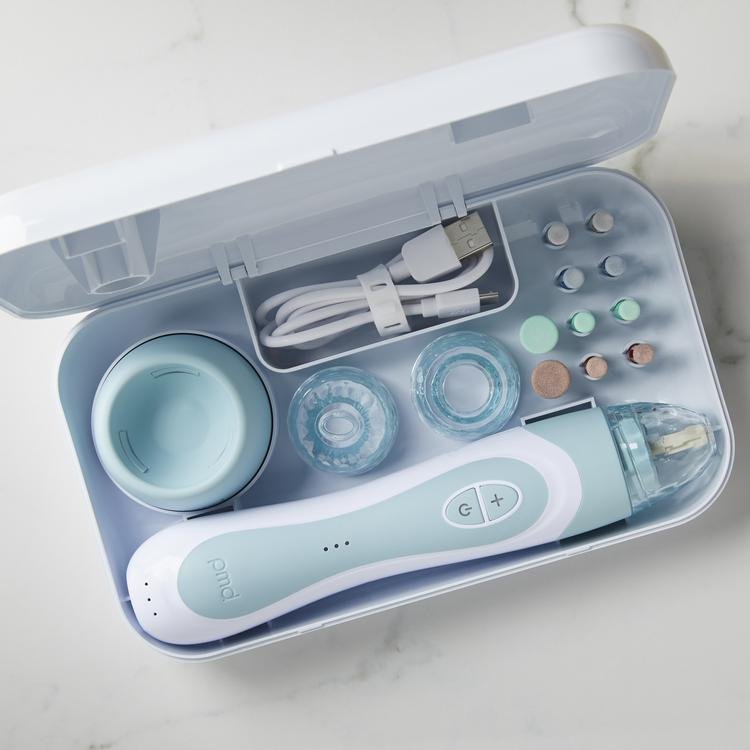 1005-CASE?Personal Microderm Elite Pro Case with sky device and accessories